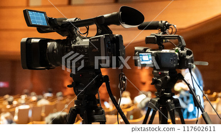 Photographs of the lecture and the hall Photographs of the lecture and the hall 117602611