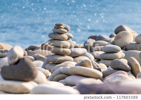 今喜石海灘的石頭和海 117603389