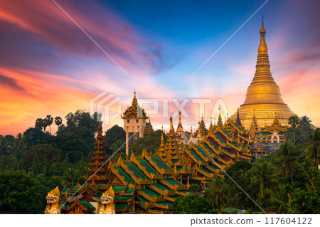 Shwedagon Pagoda Burmese temple famous tourist destination, Yagon, Myanmar, Shwedagon Pagoda beautiful landmark of Myamar, Yangon, Myanmar Shwedagon Pagoda Burmese temple famous tourist destination, Yagon, Myanmar, Shwedagon Pagoda beautiful landmark of Myamar, Yangon, Myanmar 117604122