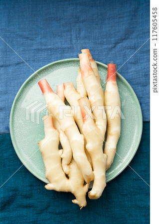Ginger Ginger 117605458