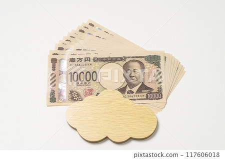 New 100,000 yen banknote and memo board New 100,000 yen banknote and memo board 117606018