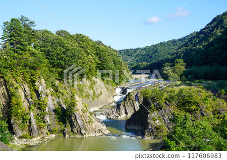 Chidorigataki Falls and Yubari River Chidorigataki Falls and Yubari River 117606983