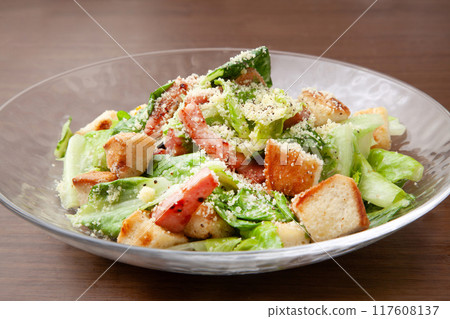 Caesar salad  117608137