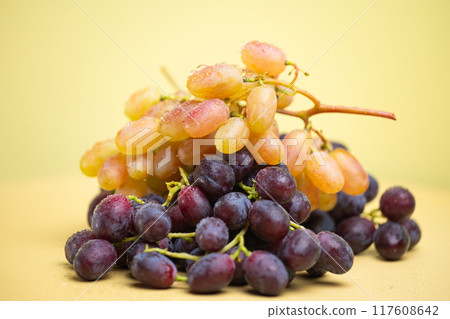 bunches of grapes 117608642