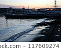Akashi Kaikyo Bridge and fishing port in the twilight 117609274