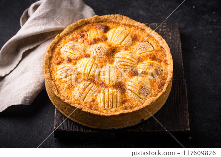 Homemade apple pie, comfort food Homemade apple pie, comfort food 117609826