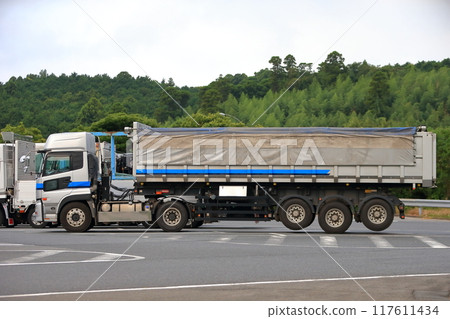 Trailer truck image 117611434