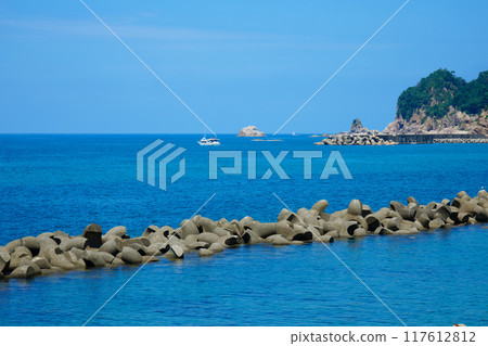 Kuwagawa seaside scenery: Coast, Sea of Japan, Sasagawa Nagare, Kuwagawa Fishing Port, etc. 117612812