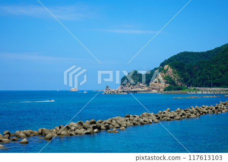 桑川海濱風景、漁船、海岸、日本海、笹川流、桑川漁港等 117613103