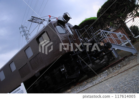 Yamanashi Prefecture's EF15-198 locomotive has been restored to its beautiful condition thanks to the success of crowdfunding. 117614005