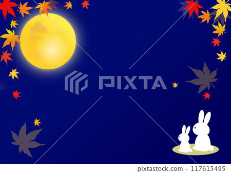 一隻兔子在月亮和秋葉的背景下看月亮。 一隻兔子在月亮和秋葉的背景下看月亮。 117615495