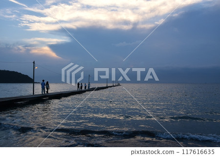 Haraoka Pier at dusk, Chiba 117616635