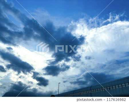 白雲和烏雲 白雲和烏雲 117616982