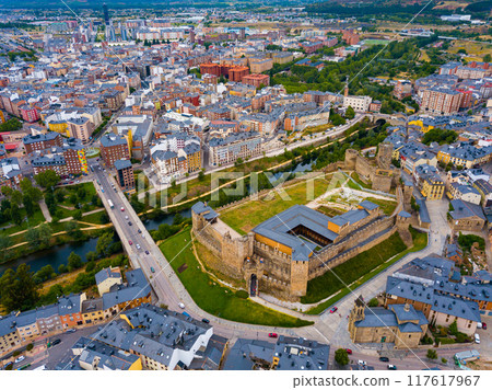 Ponferrada cityscape with Templar fortress Ponferrada cityscape with Templar fortress 117617967