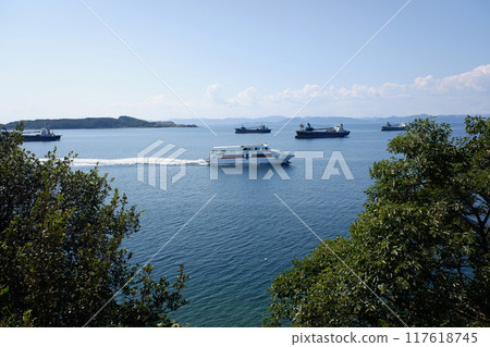A ship heading from Boze Island to Himeji Port in Hyogo Prefecture 117618745