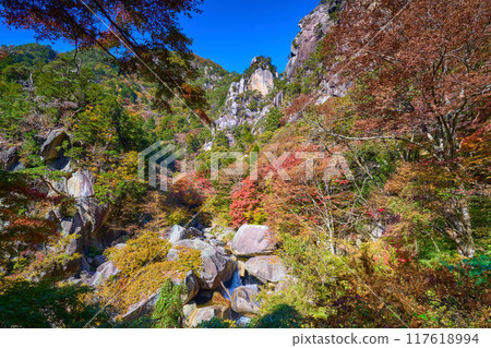 Autumn in Kofu, Yamanashi Prefecture: View of Kakuenpo, the main peak of Shosenkyo Gorge 117618994