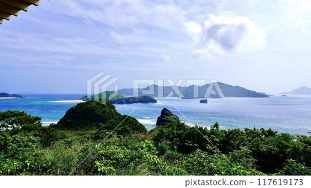 Scenery seen from Kaminohama Observatory, Zamami Village, Okinawa Prefecture 117619173