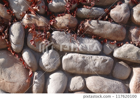 牆壁由天然圓石製成 117620100