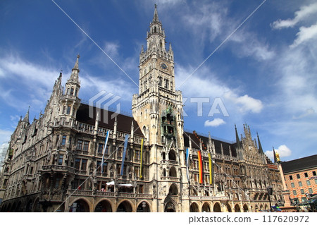 Munich, the capital of Bavaria, Federal Republic of Germany in Europe. New Town Hall facing Marienplatz in the city center Munich, the capital of Bavaria, Federal Republic of Germany in Europe. New Town Hall facing Marienplatz in the city center 117620972