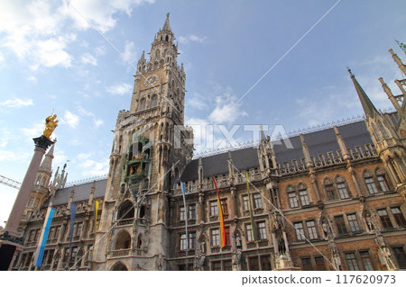 歐洲德意志聯邦共和國巴伐利亞州首府慕尼黑市中心面向瑪利亞廣場的新市政廳 117620973