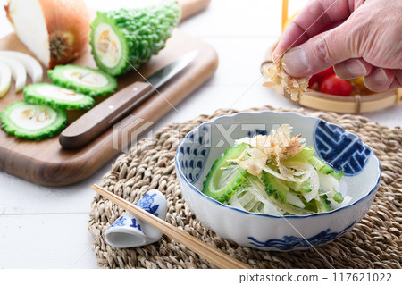 Onion and bitter melon salad Onion and bitter melon salad 117621022