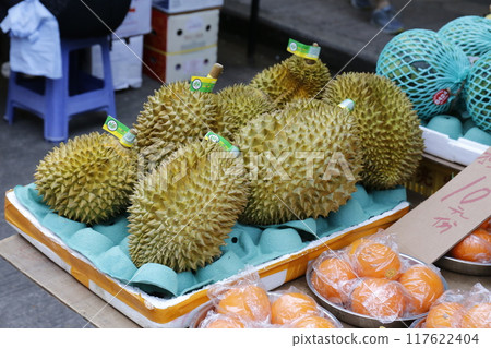 多利安在香港島的水果和蔬菜市場銷售 多利安在香港島的水果和蔬菜市場銷售 117622404