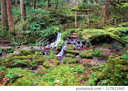 The famous water of Uriwari Falls 117622865