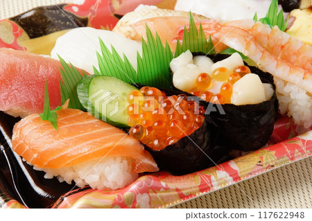 Sushi box lunch 117622948