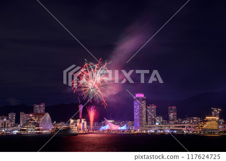 Kobe fireworks and city night view 117624725