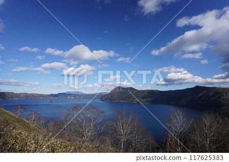 Lake Mashu and Mount Mashu in late autumn 117625383