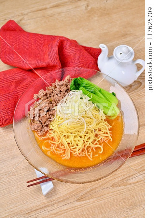 A new staple for the cold summer, chilled dandan noodles, chilled tantanmen, cold noodle dishes, chilled dandan noodles, spicy. 117625709