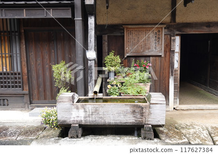 妻籠宿 舊城區景觀與傳統房屋 馬厩前的水坑 妻籠宿 舊城區景觀與傳統房屋 馬厩前的水坑 117627384