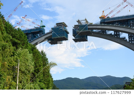 Construction of the Kawachigawa Bridge on the Shin-Tomei Expressway_202408 117627999