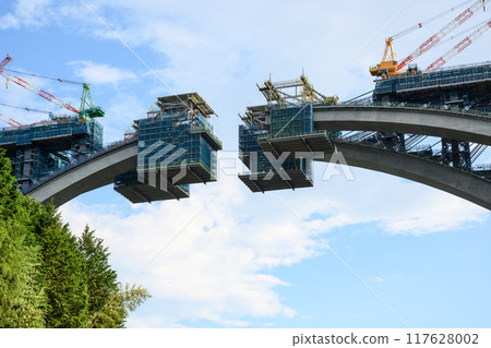 Construction of the Kawachigawa Bridge on the Shin-Tomei Expressway_202408 117628002