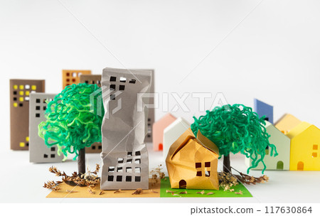 Garden trees that have grown beyond the property, poorly maintained vacant houses, specific vacant houses, old apartment buildings, building age, detached houses Garden trees that have grown beyond the property, poorly maintained vacant houses, specific vacant houses, old apartment buildings, building age, detached houses 117630864