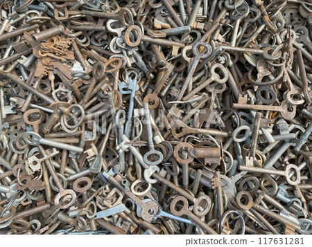 Pile of many different old metal keys 117631281