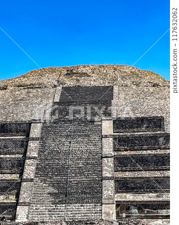 Teotihuacan ruins, Mexico: Pyramid of the Moon 117632062