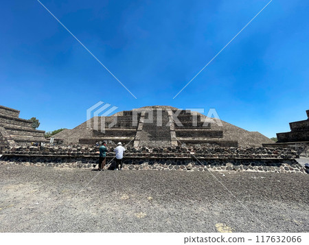 Teotihuacan ruins, Mexico: Pyramid of the Moon Teotihuacan ruins, Mexico: Pyramid of the Moon 117632066