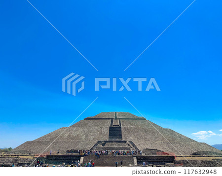 Pyramid of the Sun, Teotihuacan Ruins, Mexico 117632948