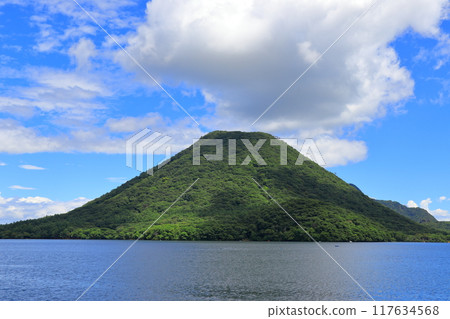 Early summer, Lake Haruna, Mount Haruna, Mount Haruna Fuji, Gunma 117634568