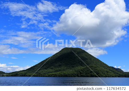 Early summer, Lake Haruna, Mount Haruna, Mount Haruna Fuji, Gunma 117634572