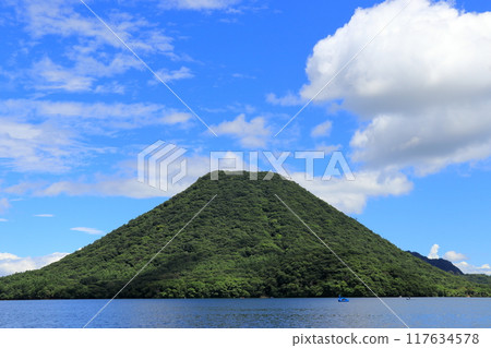 Early summer, Lake Haruna, Mount Haruna, Mount Haruna Fuji, Gunma 117634578