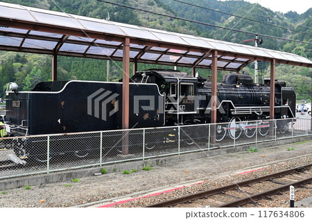 A preserved D51 steam locomotive (near Kiso-Fukushima Station, Nagano Prefecture) 117634806