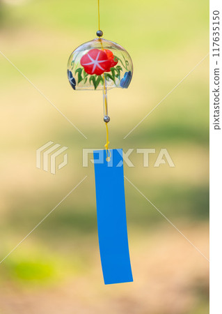 Summer wind chimes 117635150