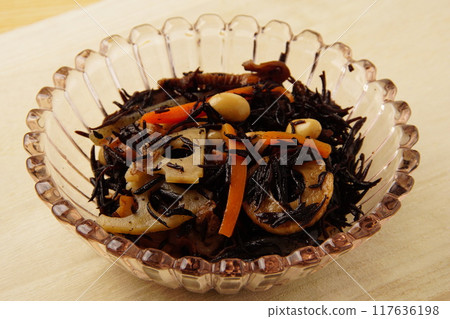 煮熟的羊栖菜 117636198