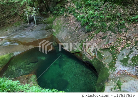 Fukaya Ryuchin Valley and Ryuchin Shrine [Uda City, Nara Prefecture] 117637639