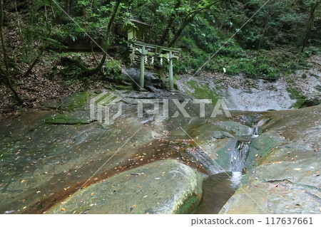 Fukaya Ryuchin Valley and Ryuchin Shrine [Uda City, Nara Prefecture] 117637661