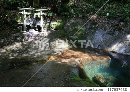 Fukaya Ryuchin Valley and Ryuchin Shrine [Uda City, Nara Prefecture] 117637688