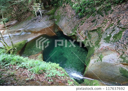 Fukaya Ryuchin Valley and Ryuchin Shrine [Uda City, Nara Prefecture] 117637692
