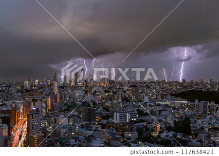 Tokyo: Sudden thunderstorms in Tokyo 117638421
